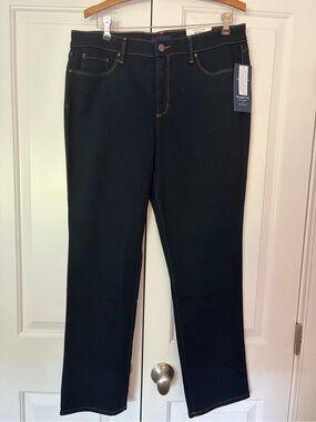 Charter Club women’s  Straight Leg Jeans in Black NWT size 14s